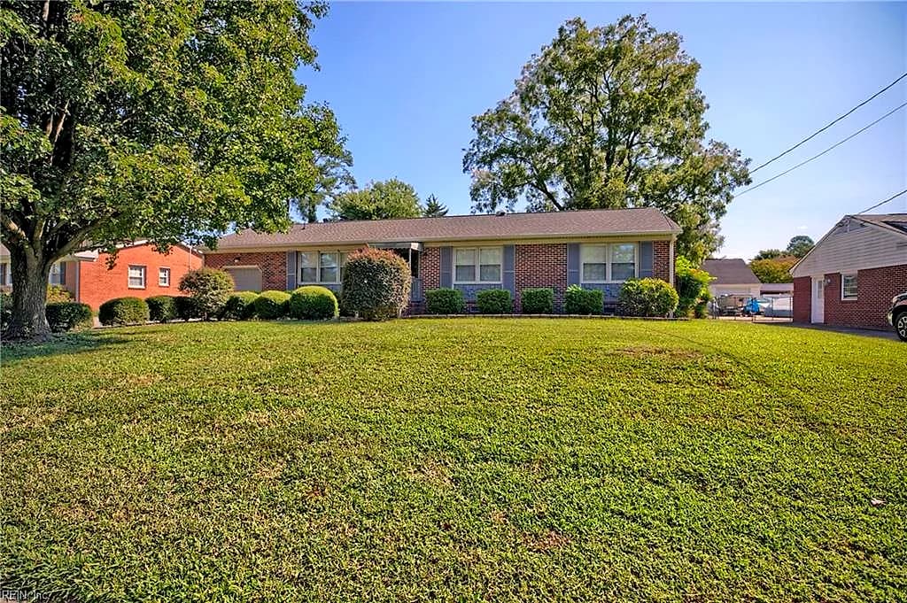 508 Spinnaker RD, NEWPORT NEWS VA 23602 - Photo 2