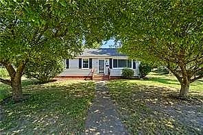 32 Claremont AVE, HAMPTON VA 23661 - Photo 3