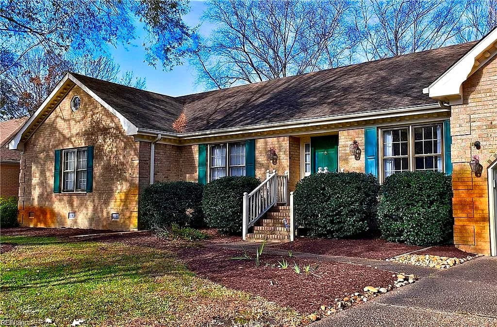 1924 Grayfalcon DR, NORFOLK VA 23518 - Photo 3