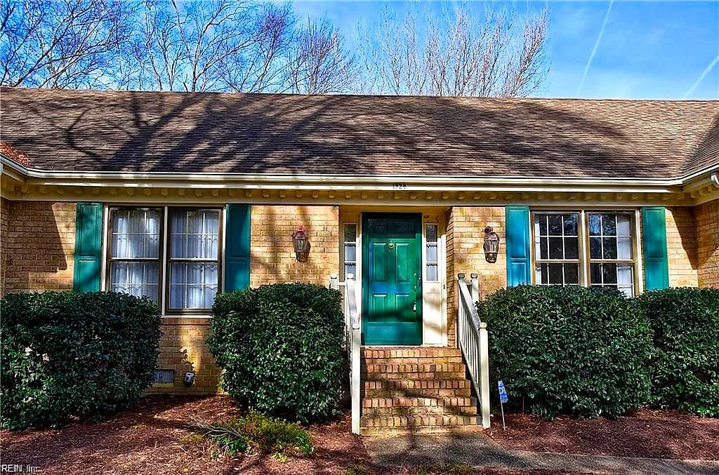1924 Grayfalcon DR, NORFOLK VA 23518 - Photo 5