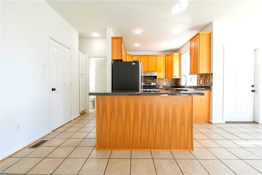 7 Holly ST, HAMPTON VA 23669 thumb 11