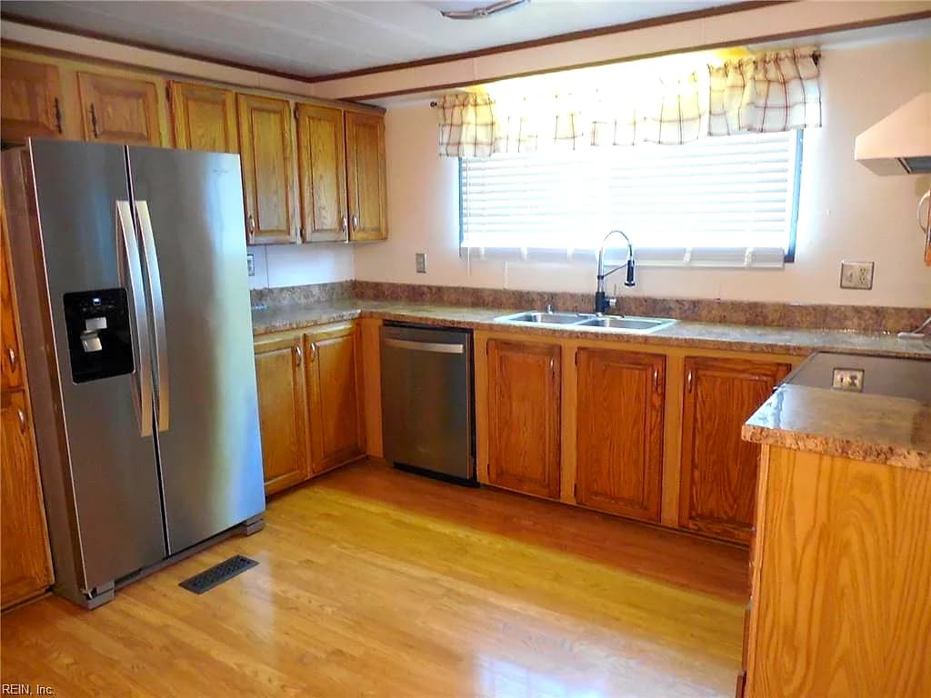 5684 T C Walker RD, GLOUCESTER VA 23061 thumb 7