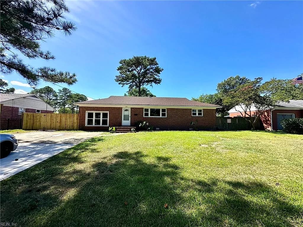 1049 Baker RD, VIRGINIA BEACH VA 23455 - Photo 2
