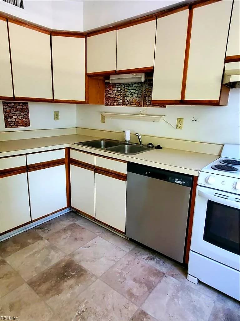 538 South ST #203, PORTSMOUTH VA 23703 thumb 6