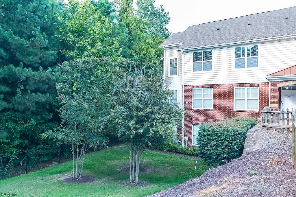 713 Windy WAY #102, NEWPORT NEWS VA 23602 - Photo 2