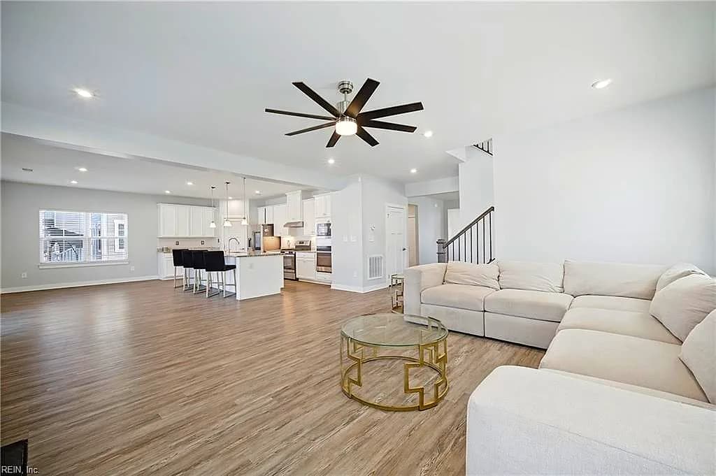 732 Colonel Byrd ST, CHESAPEAKE VA 23323 thumb 10