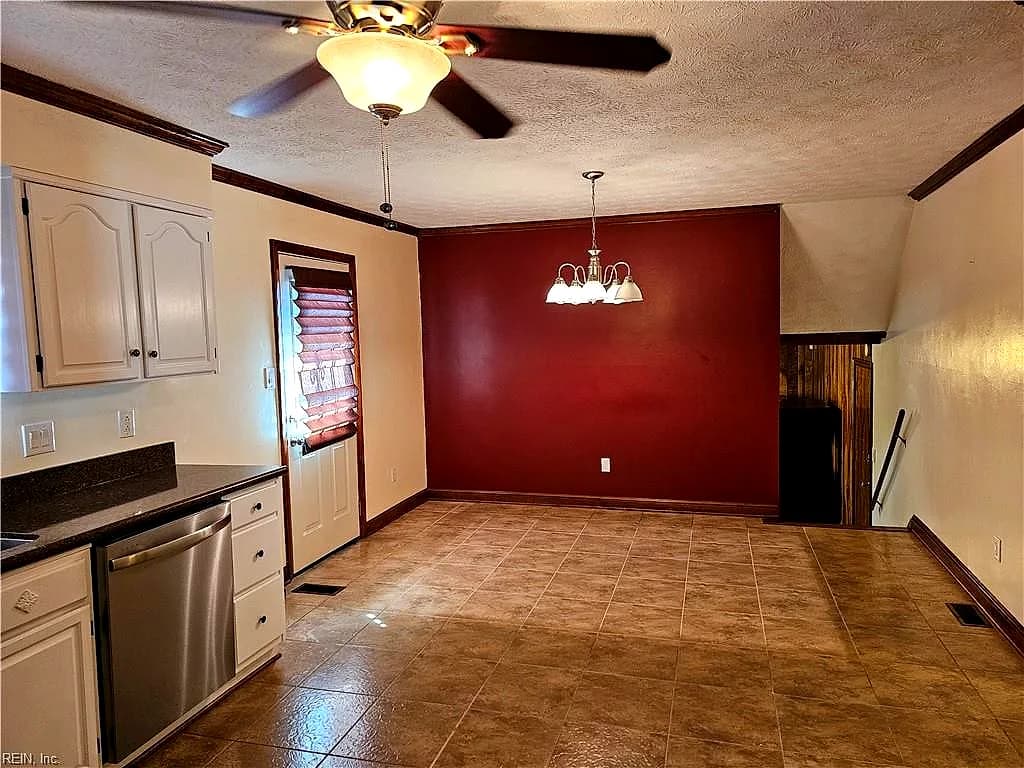 117 Grays LNDG, HAMPTON VA 23666 thumb 9