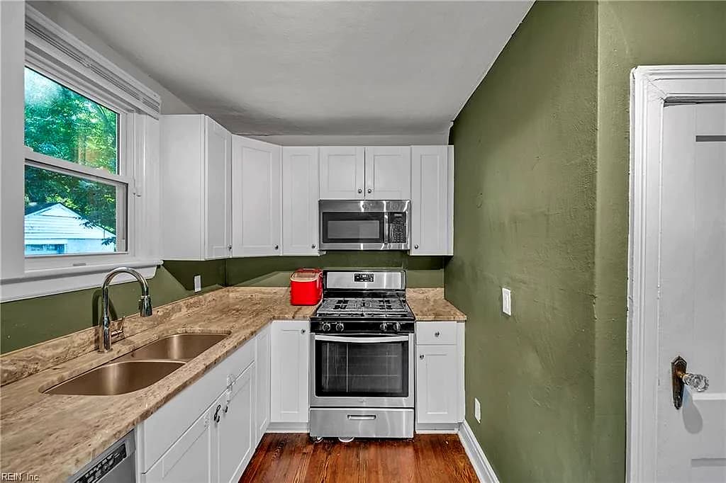 506 Homestead AVE, HAMPTON VA 23661 - Photo 4