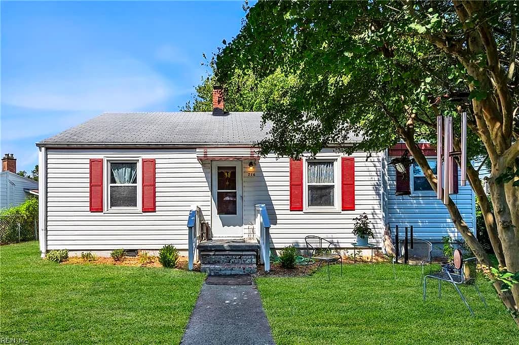 716 Grove ST, HAMPTON VA 23664 - Photo 2