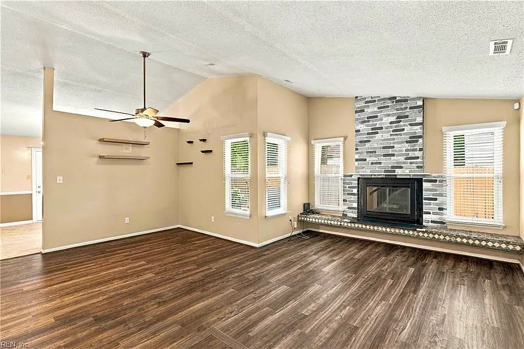 1004 Myrtle CT, NEWPORT NEWS VA 23608 - Photo 5