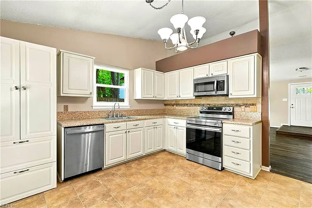 1004 Myrtle CT, NEWPORT NEWS VA 23608 thumb 10