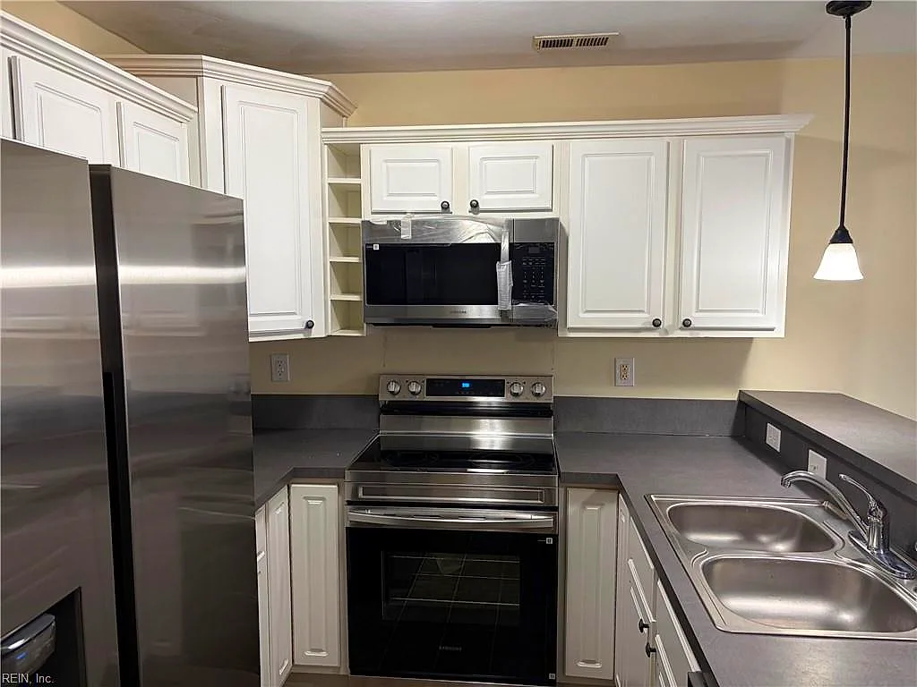 1425 Oliver AVE, CHESAPEAKE VA 23324 - Photo 2