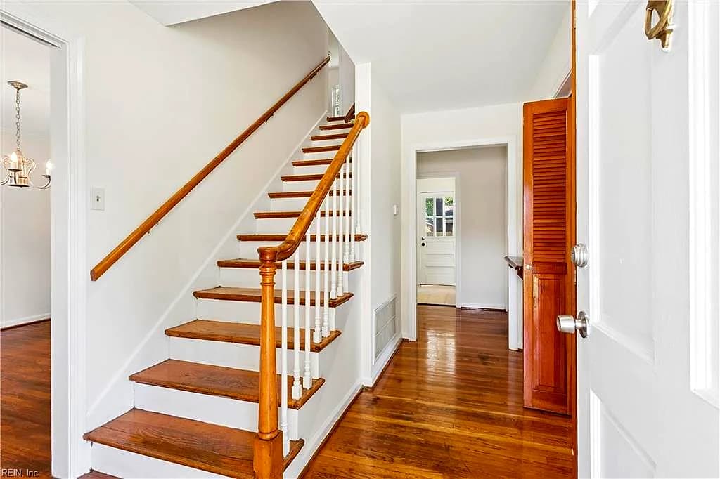 122 Kohler CRES, NEWPORT NEWS VA 23606 - Photo 3