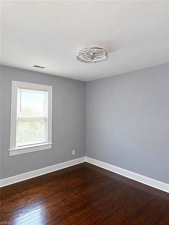 37 Sycamore AVE, NEWPORT NEWS VA 23605 - Photo 4