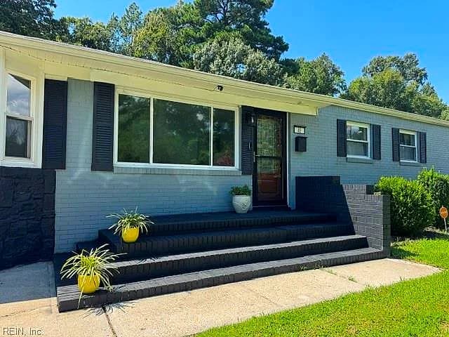 48 Cornwall TER, HAMPTON VA 23666 - Photo 3