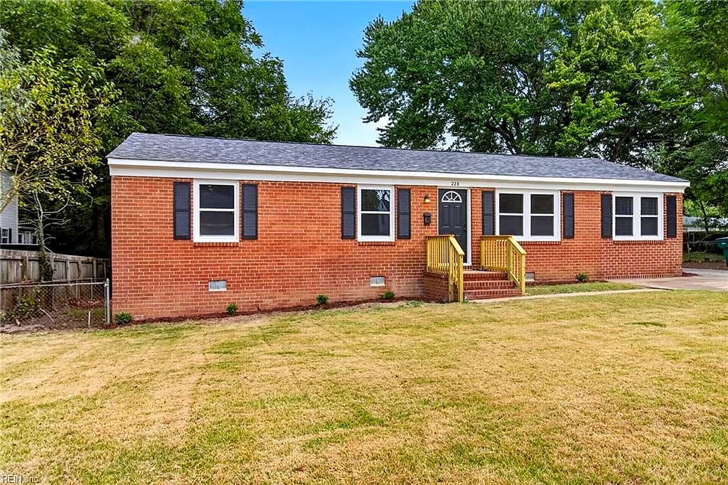 228 Colony RD, NEWPORT NEWS VA 23602 - Photo 5