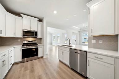2172 Edwin DR, CHESAPEAKE VA 23322 thumb 3