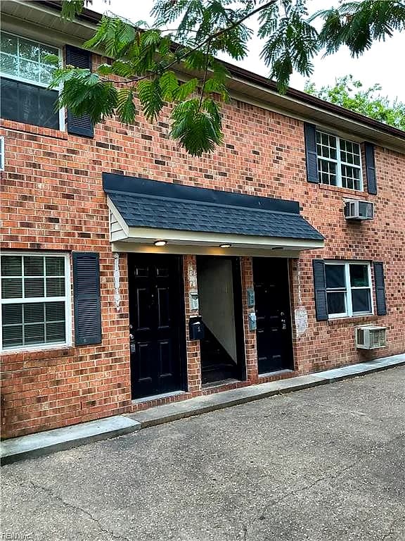 320 Ashlawn DR #1, NORFOLK VA 23505 - Main photo
