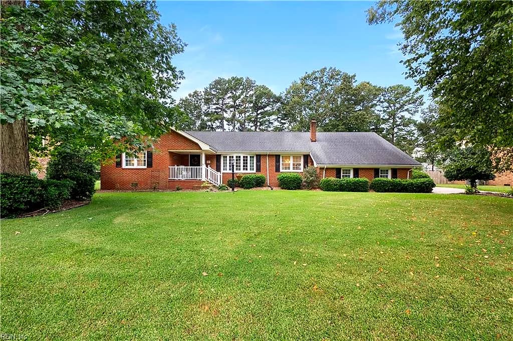 203 Scarlett DR, CHESAPEAKE VA 23322 - Photo 2