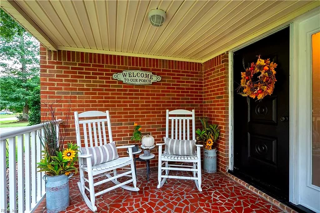 203 Scarlett DR, CHESAPEAKE VA 23322 - Photo 3