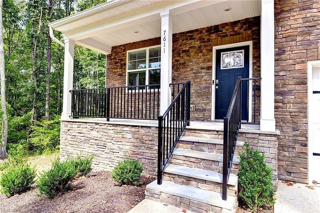 7611 Patriots WAY, GLOUCESTER VA 23061 - Photo 4