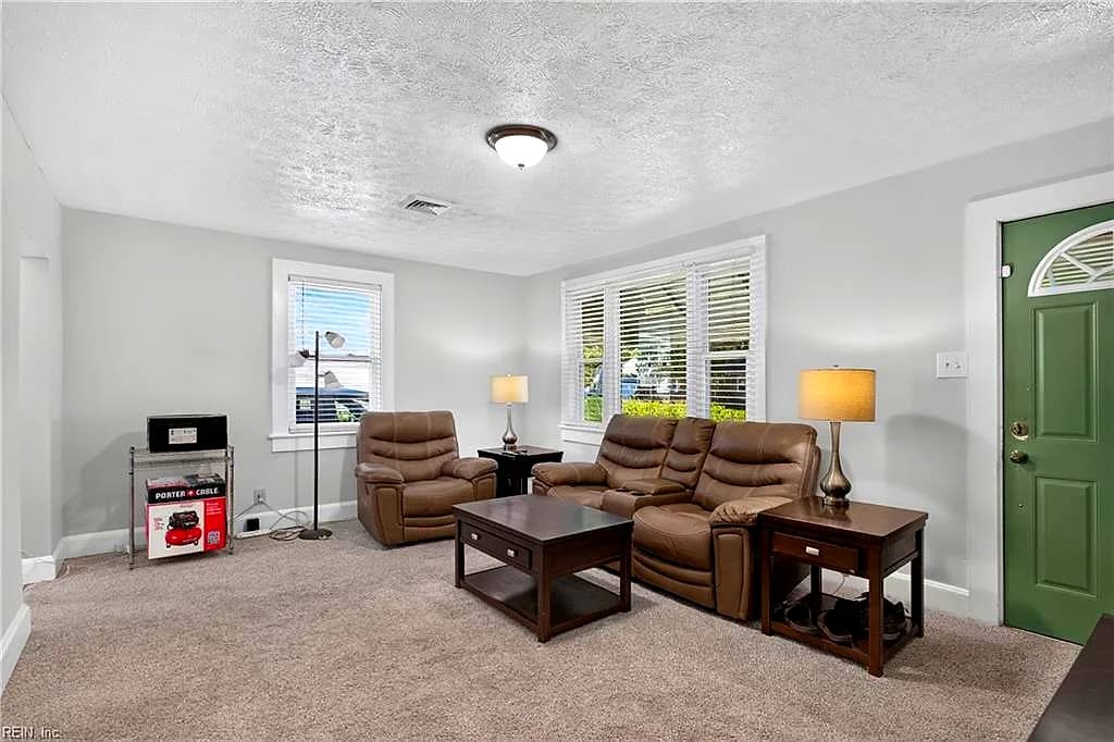 946 Douglas AVE, PORTSMOUTH VA 23707 - Photo 5