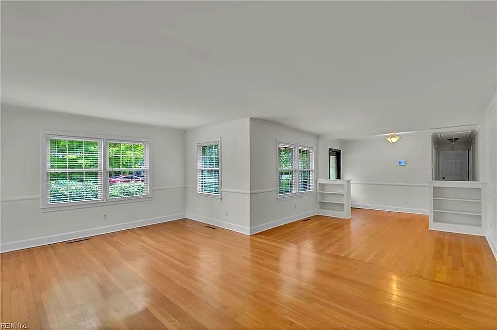 18 Langhorne RD, NEWPORT NEWS VA 23606 - Photo 5