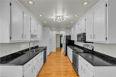 18 Langhorne RD, NEWPORT NEWS VA 23606 thumb 9