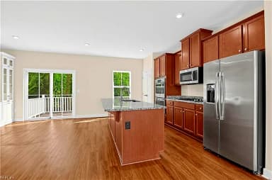 933 Centurion CIR, CHESAPEAKE VA 23323 thumb 12