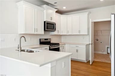 2174 Edwin DR, CHESAPEAKE VA 23322 thumb 3