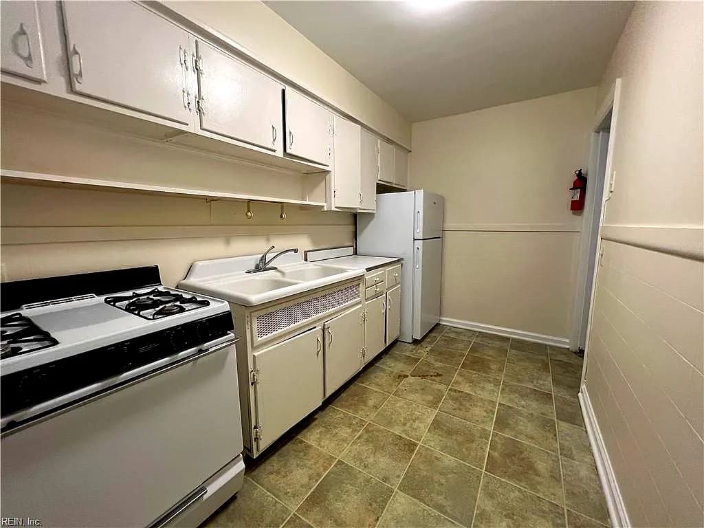 7420 Hampton BLVD #1B, NORFOLK VA 23505 - Photo 5