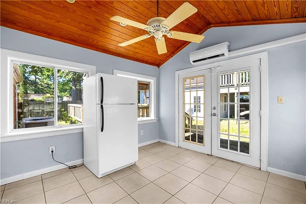 1204 Fontana AVE, CHESAPEAKE VA 23325 - Photo 4