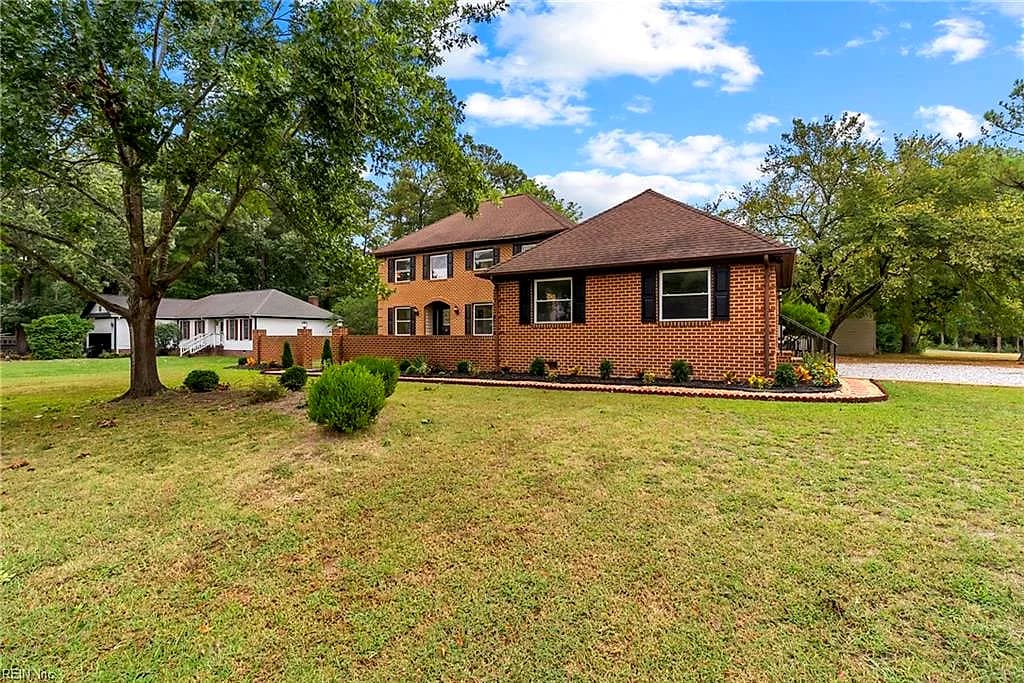 9 Rhodelia LN, POQUOSON VA 23662 - Photo 3