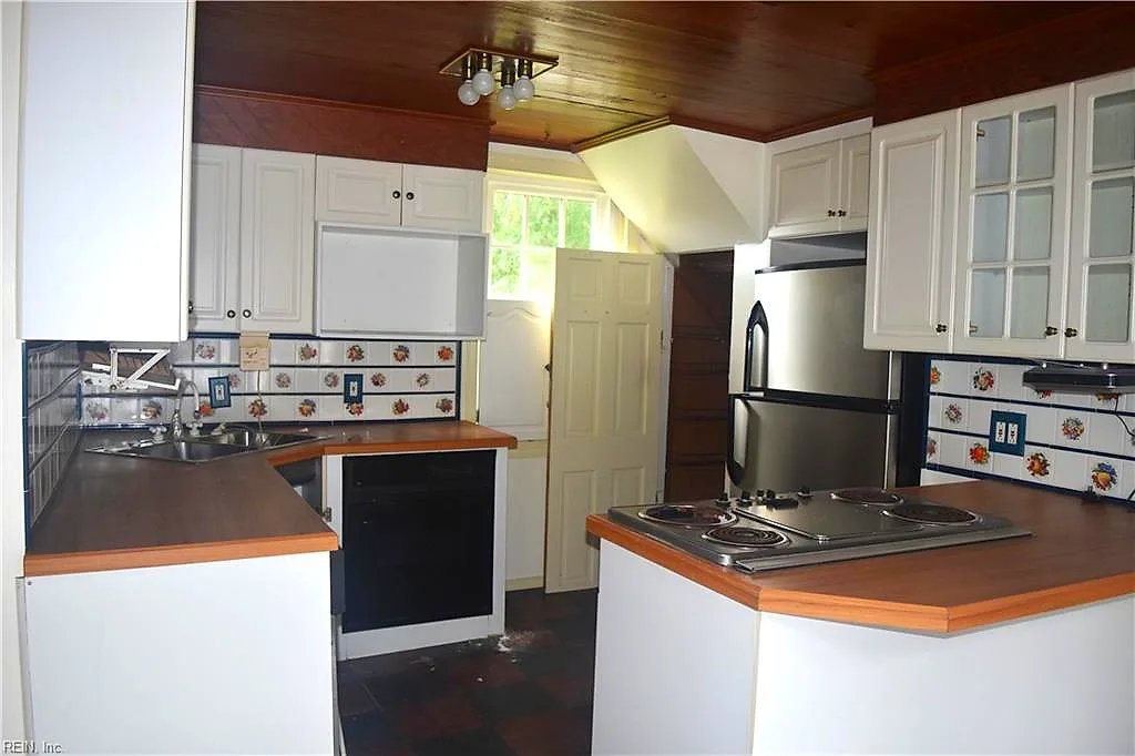 1111 Oldfield ST, HAMPTON VA 23663 - Photo 5