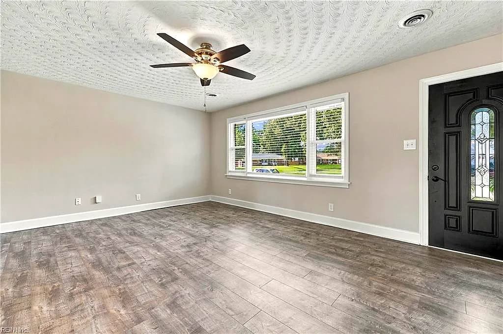 2449 Deerfield CRES, CHESAPEAKE VA 23321 - Photo 4