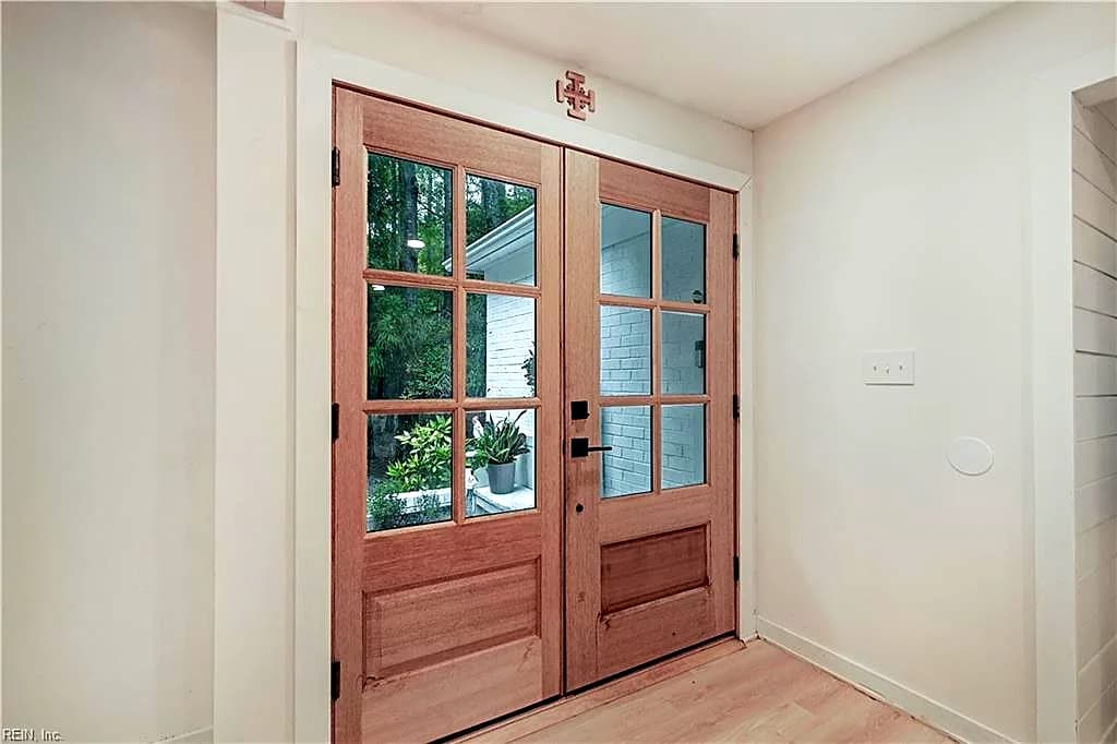 8697 Farys Mill RD, GLOUCESTER VA 23061 - Photo 5