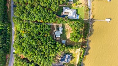 411 Lawnes Neck DR, SMITHFIELD VA 23430 thumb 3
