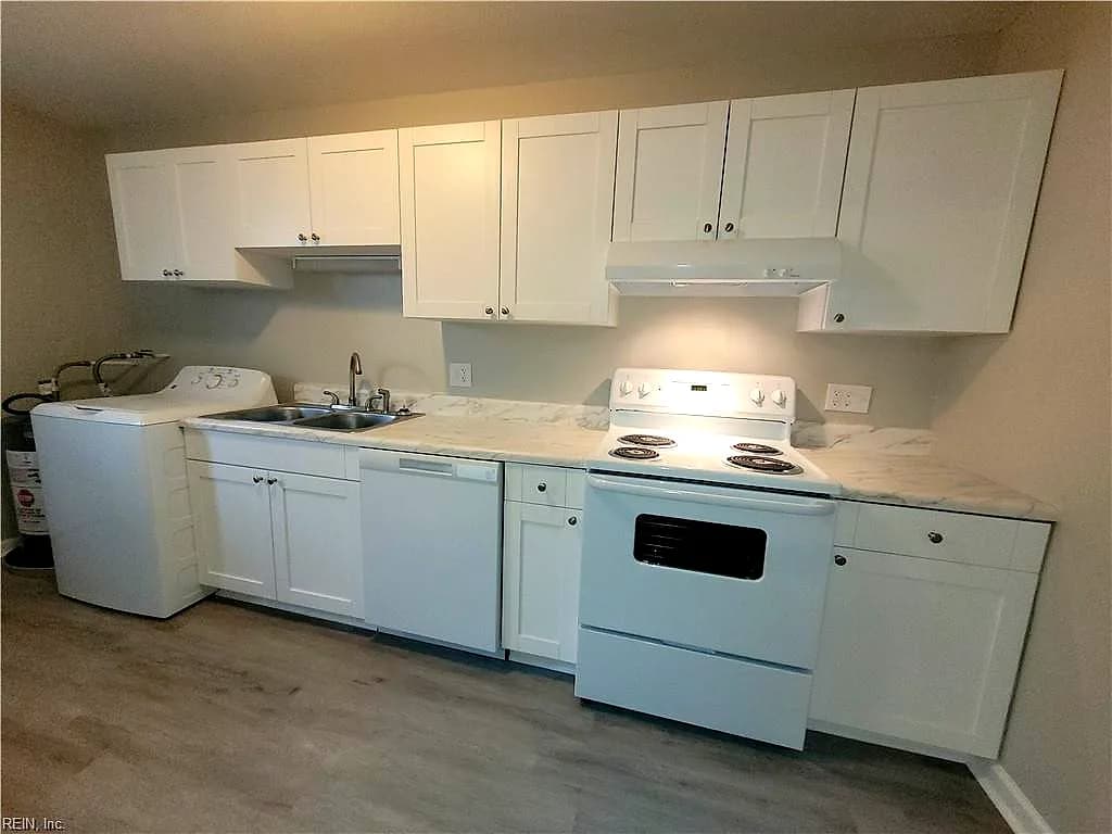 1045 E Chester ST #B, NORFOLK VA 23503 - Photo 5