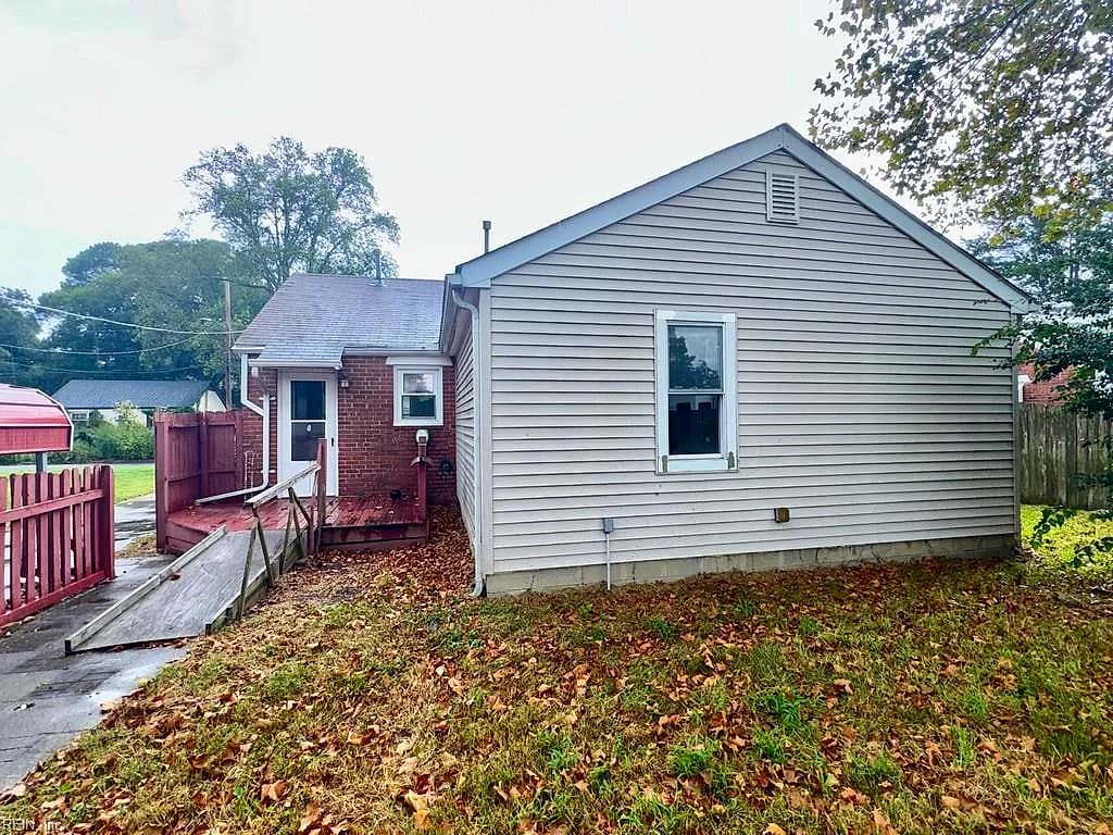 13 N Colin DR, PORTSMOUTH VA 23701 - Photo 3