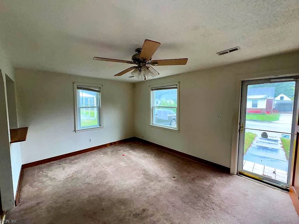 13 N Colin DR, PORTSMOUTH VA 23701 - Photo 5