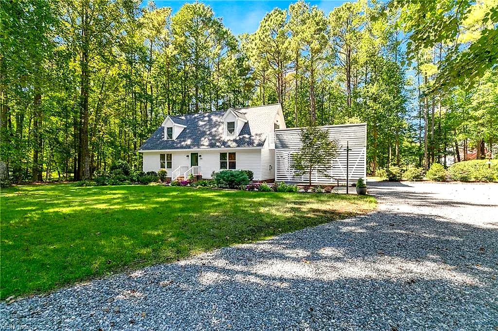 246 Laurel Farms LN, URBANNA VA 23175 - Photo 4