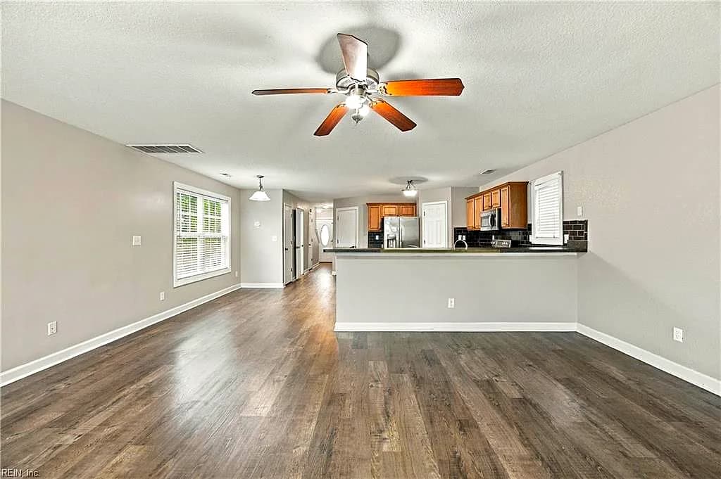 1940 Engle AVE, CHESAPEAKE VA 23320 - Photo 4