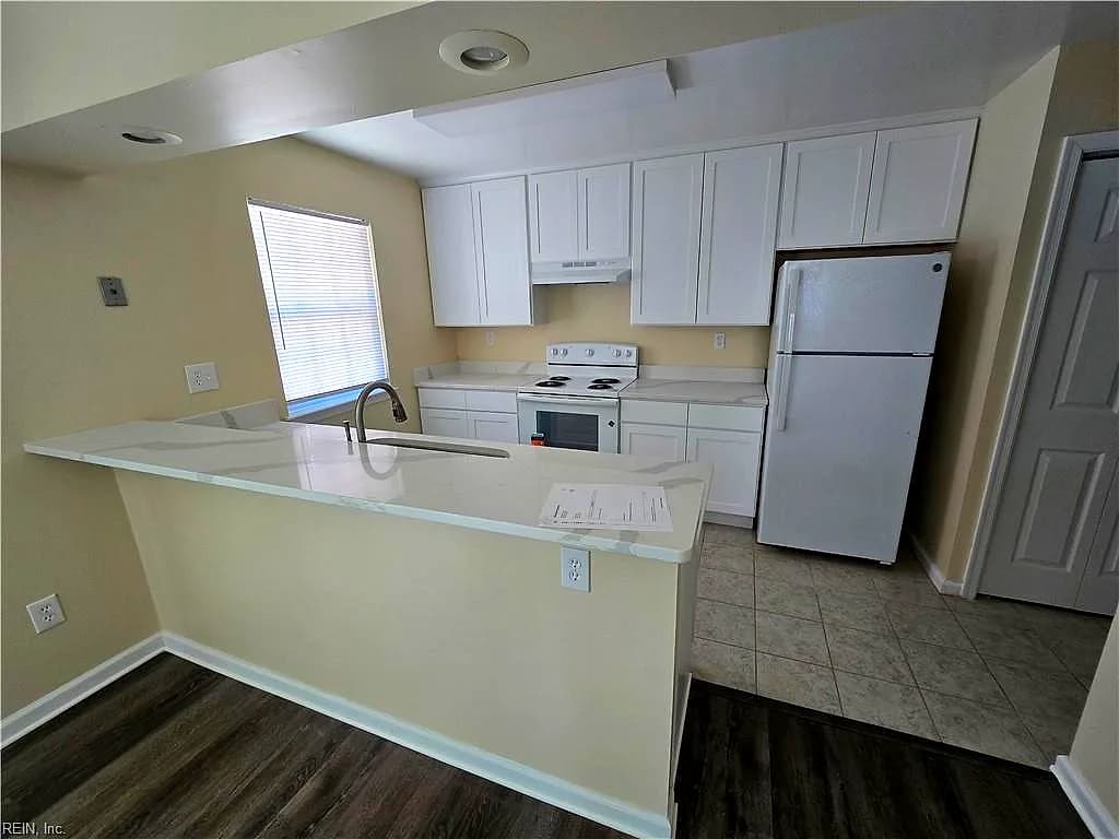 4638 Genoa CIR, VIRGINIA BEACH VA 23462 - Photo 5