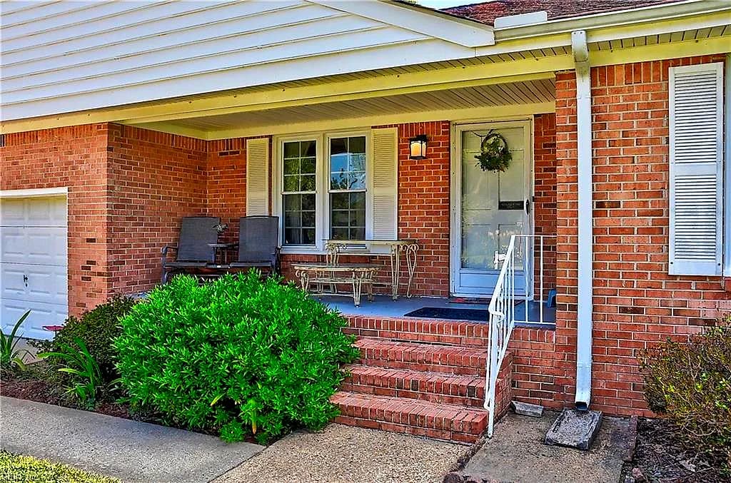 816 Adrian DR, VIRGINIA BEACH VA 23452 - Photo 3