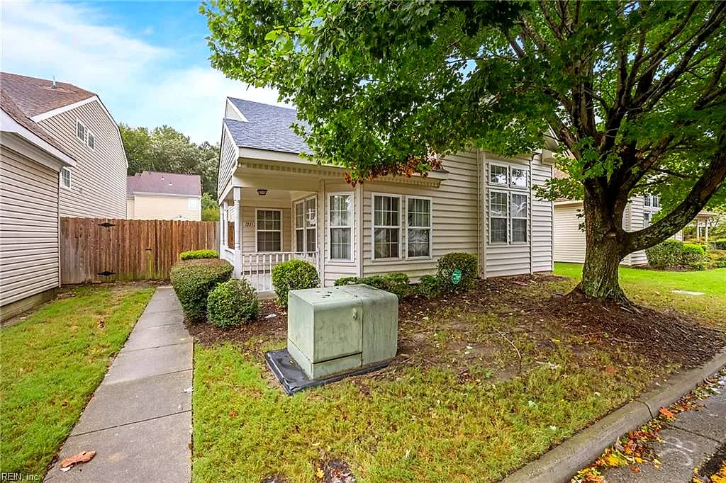 1221 Duchess Of York QUAY, CHESAPEAKE VA 23320 - Photo 3