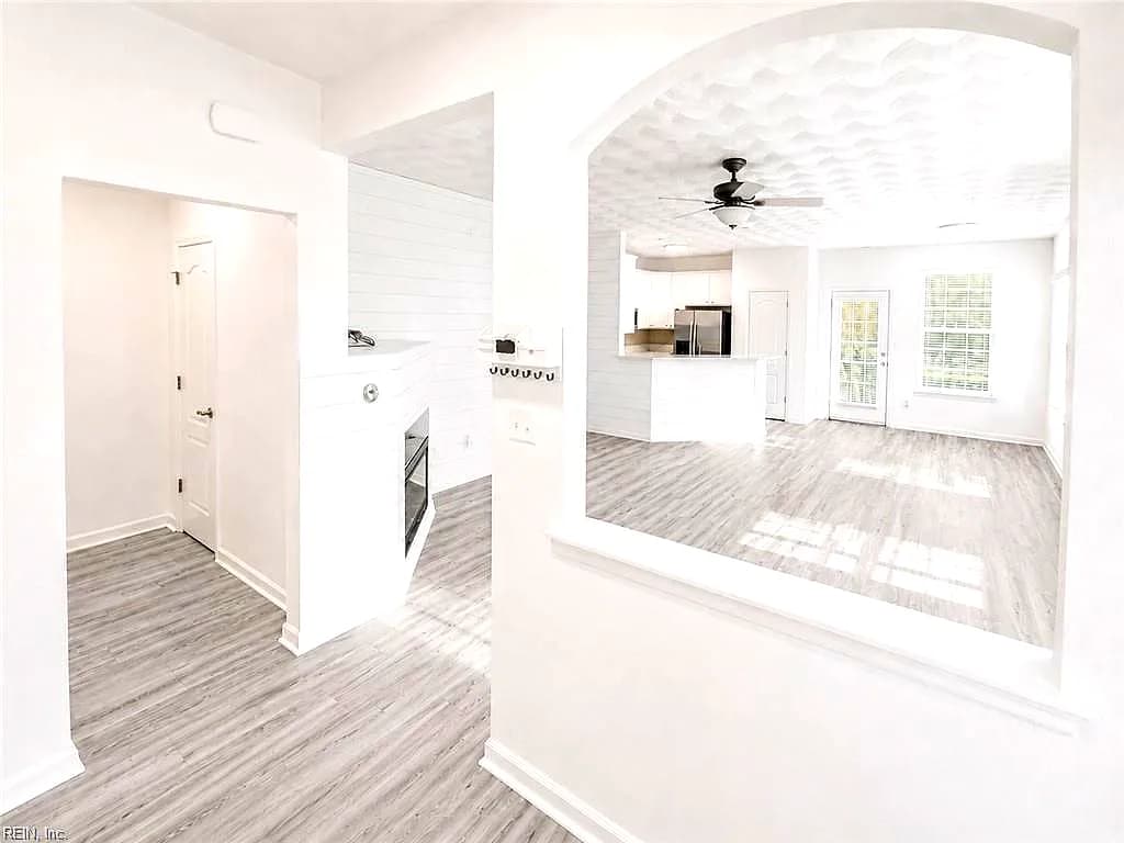 29 Frazier CT, HAMPTON VA 23666 - Photo 5
