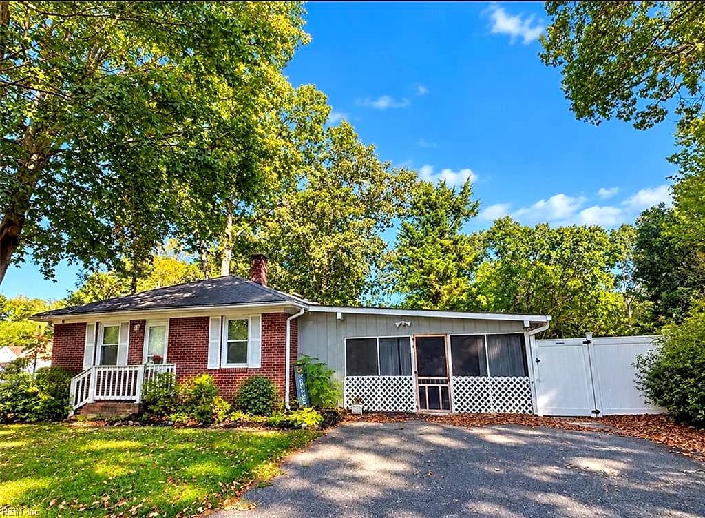 245 Old DR, CHESAPEAKE VA 23322 - Photo 3