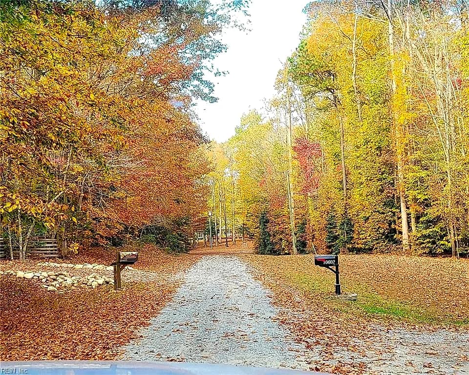 10656 Shelby LN, GLOUCESTER VA 23061 - Photo 4