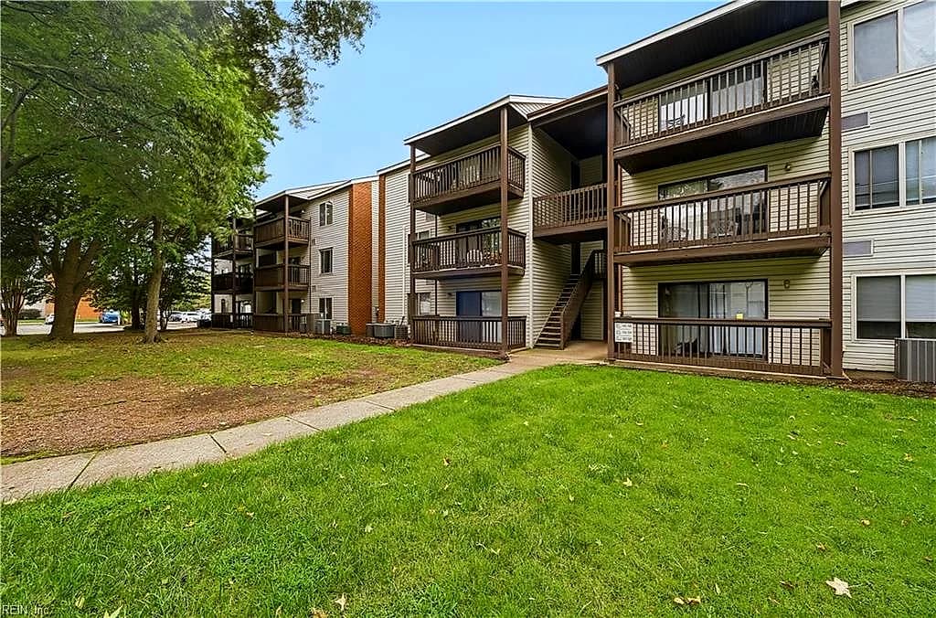 124 Wells CT, HAMPTON VA 23666 - Photo 3