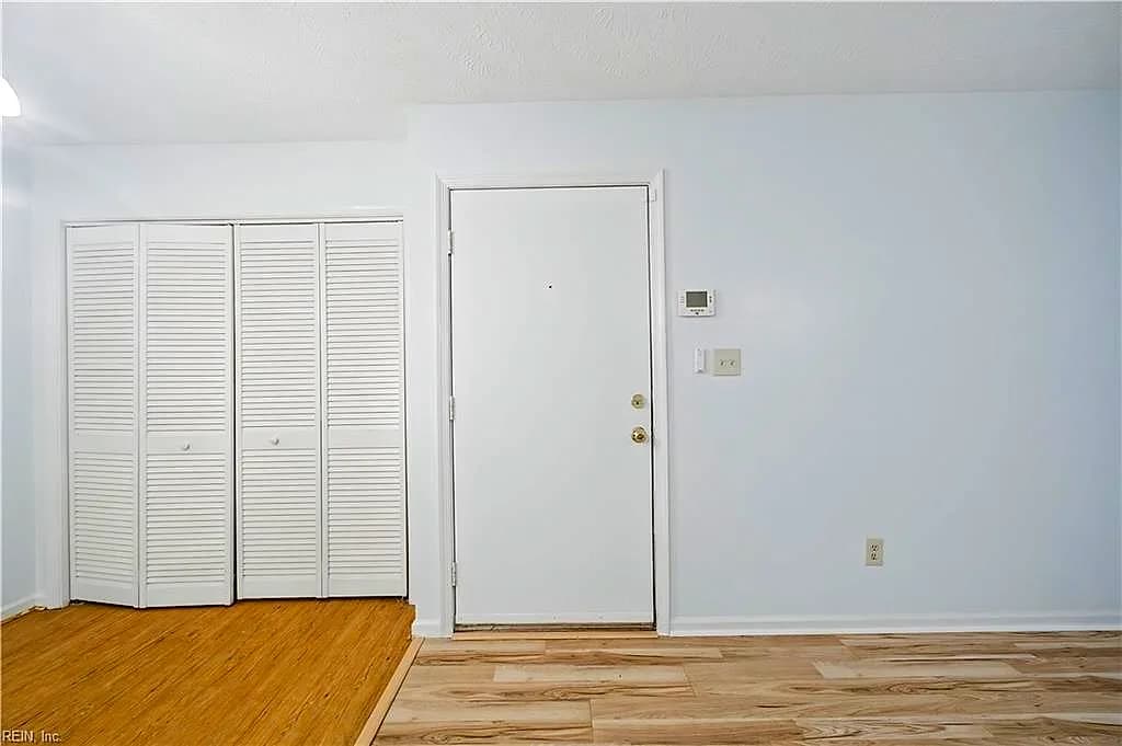 124 Wells CT, HAMPTON VA 23666 - Photo 4